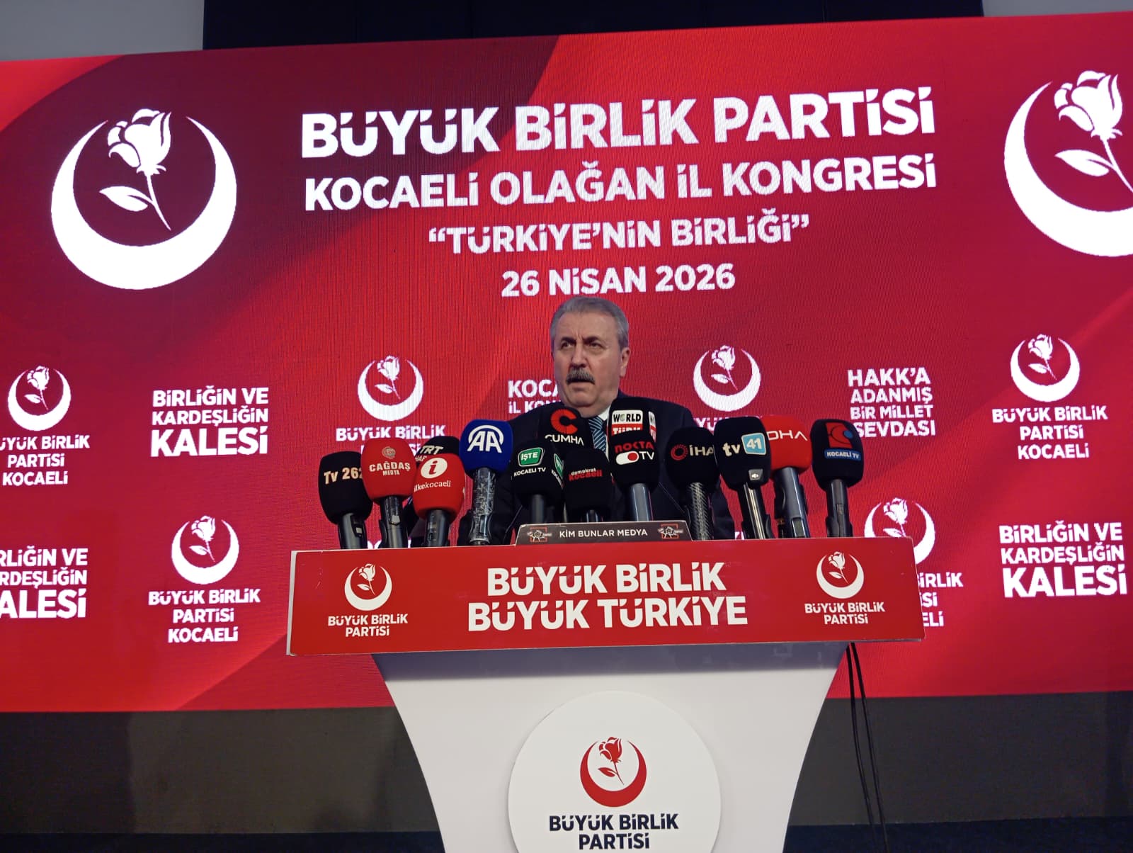 Büyük Birlik Partisi Genel Başkanı Mustafa Destici, Kocaeli Atatürk Spor