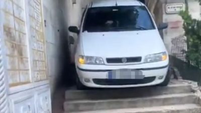 İstanbul Eyüpsultan’da bir sürücü, navigasyon uygulamasının azizliğine uğradı. Cihazın yönlendirmesiyle