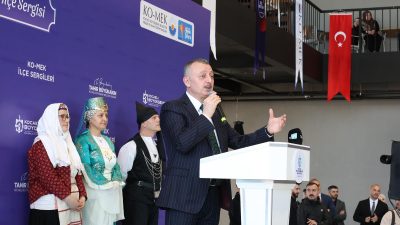 Kocaeli Büyükşehir Belediye Başkanı Tahir Büyükakın, KO-MEK İlçe Sergileri’nin İzmit