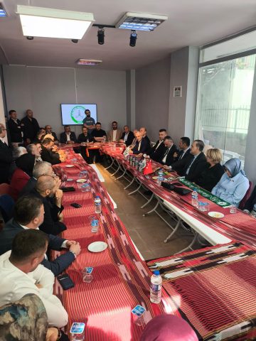 Kocaeli Valisi İlhami Aktaş ve Büyükşehir Belediye Başkanı Tahir Büyükakın,
