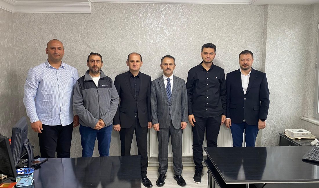 Kocaeli Valisi Aktaş, TRT Kocaeli bürosunu ziyaret ederek basın mensuplarıyla