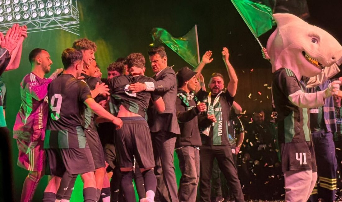 Kocaelispor’un şanlı tarihinin 60. yıl dönümü, Kocaeli Kongre Merkezi’nde düzenlenen