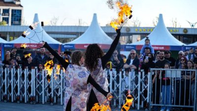 Kocaeli, 23 Nisan coşkusunu zirvede yaşamaya devam ediyor. Büyükşehir Belediyesi’nin