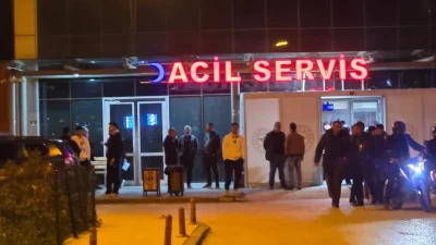 Hatay’daki deprem konutlarında, polis memuru babasına ait silahla kendini vurduğu