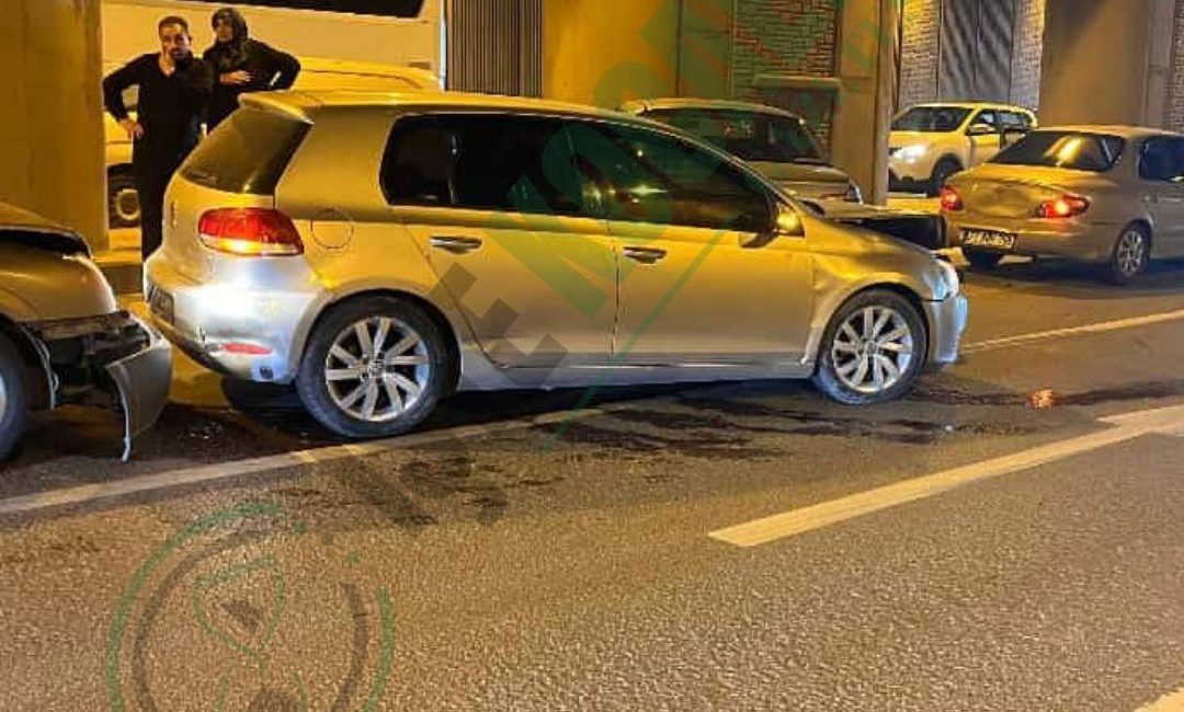 Kocaeli’de akşam saatlerinde meydana gelen zincirleme trafik kazası, sürücülere korku