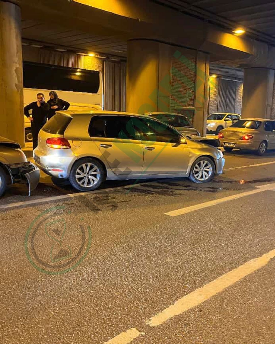 Kocaeli’de akşam saatlerinde meydana gelen zincirleme trafik kazası, sürücülere korku