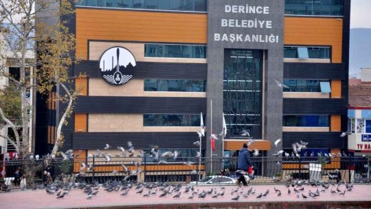 Derince Belediyesi, Şanlıurfa ve Kahramanmaraş’taki okullarda meydana gelen ve tüm