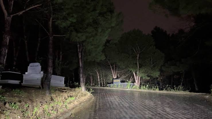 İstanbul’un Sarıyer ilçesinde mezarlık ziyareti sırasında yaşanan ve 2 kişinin