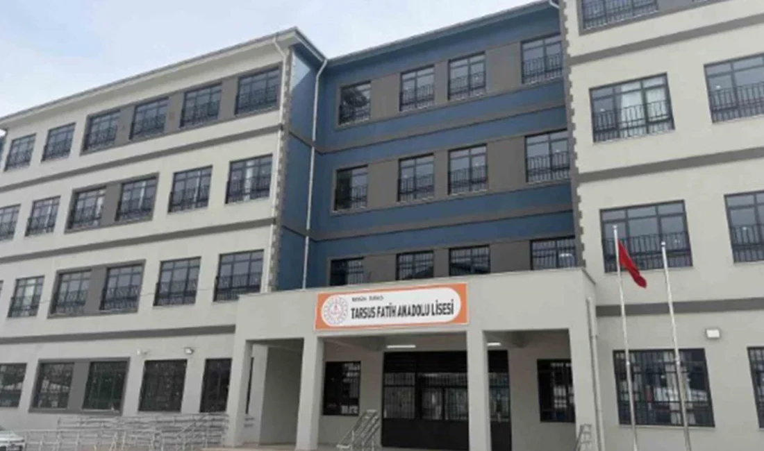 Şanlıurfa’nın Siverek ilçesinde bir lisede ve Kahramanmaraş’ta bir ortaokulda yaşanan