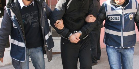 Gebze merkezli 29 ilde düzenlenen operasyonda, sahte araç kiralama siteleriyle