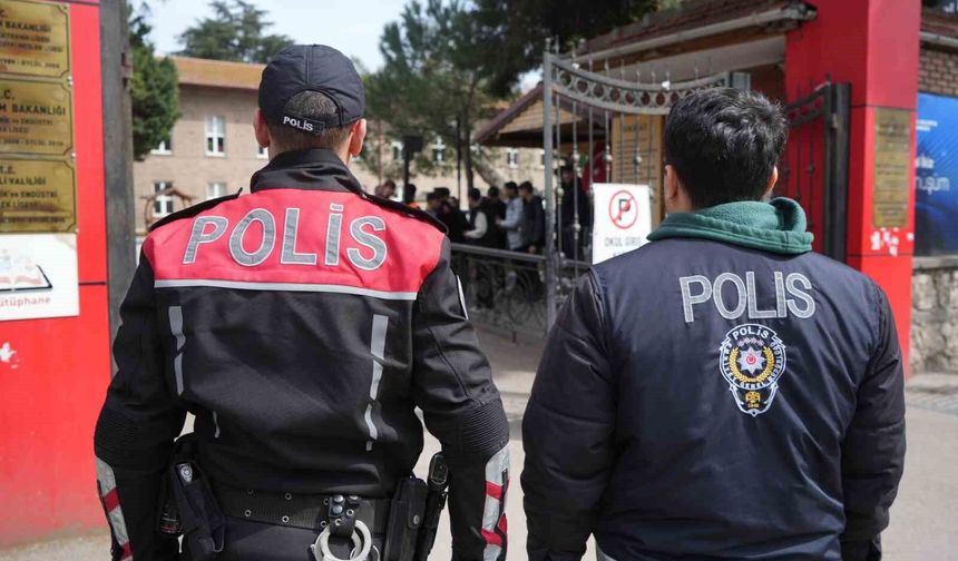 Kocaeli'de seyir halindeki araçtan ateş açılması neticesinde bir kişi tutuklanırken,