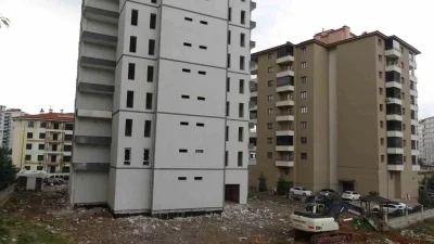 Malatya’da bir inşaatta staj yapan 17 yaşındaki öğrenci, üst kata