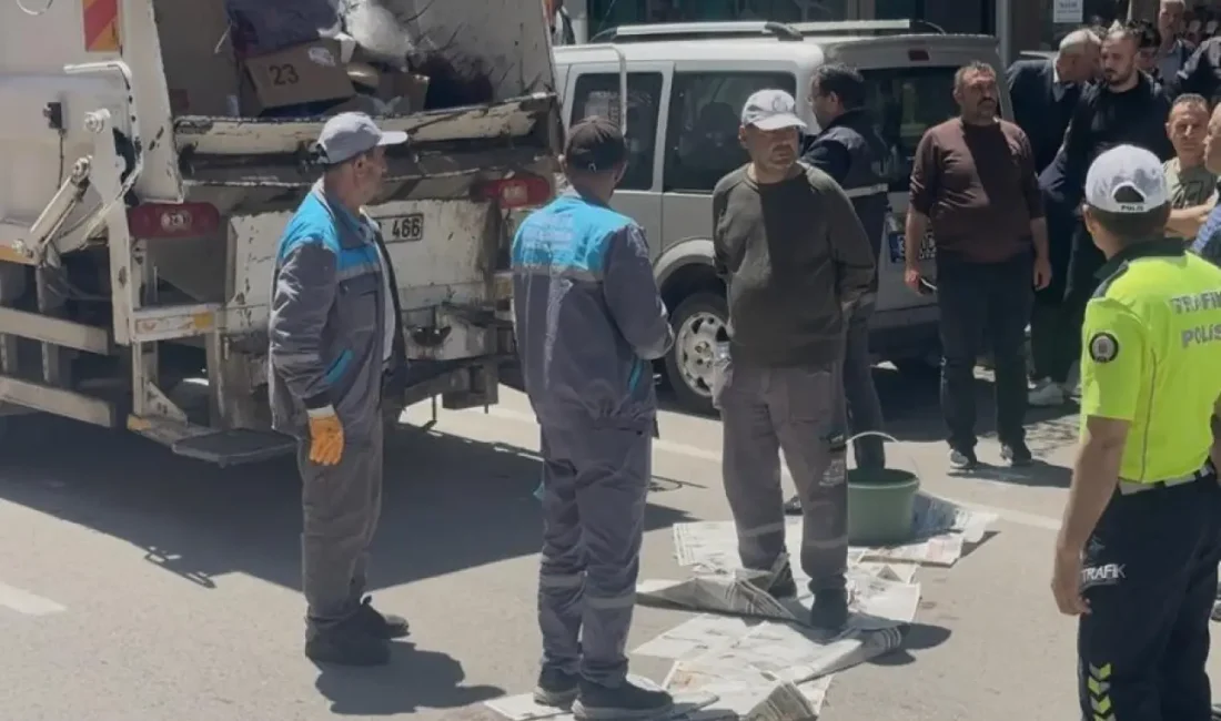 Isparta Belediyesi personeli Ali Öztürk, görev yaptığı esnada çöp kamyonunun