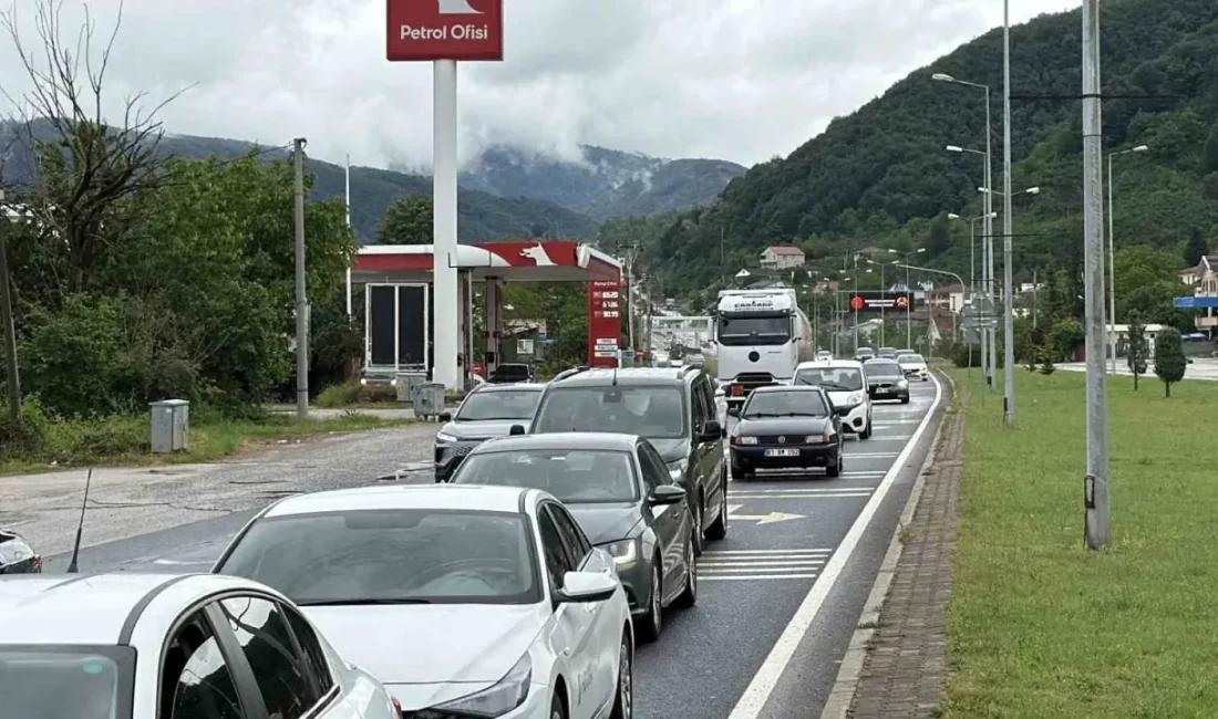 Dokuz günlük Kurban Bayramı tatilini memleketlerinde ya da tatil beldelerinde