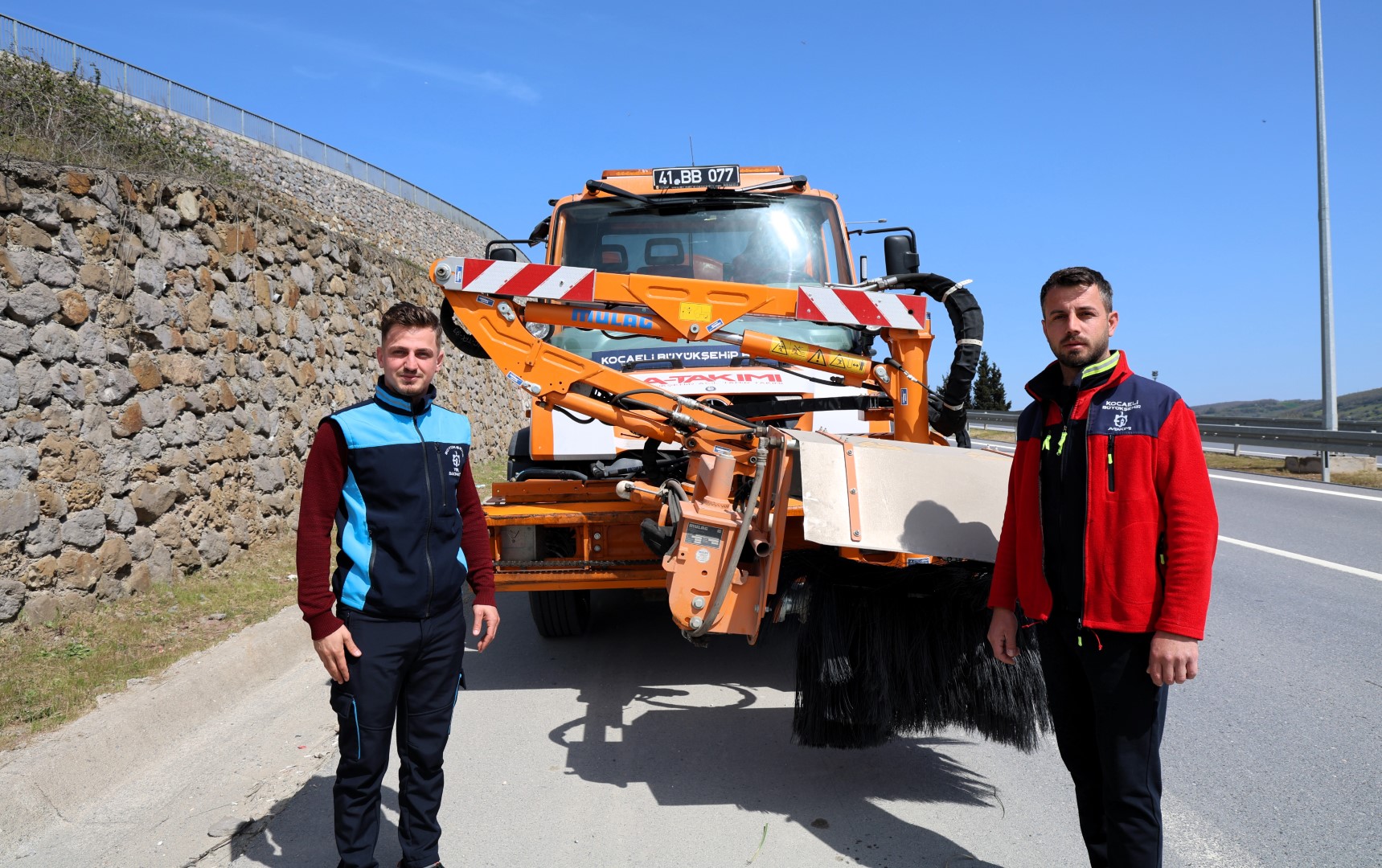 Kocaeli Büyükşehir Belediyesi bünyesindeki A Takımı ekipleri, çok fonksiyonlu iş