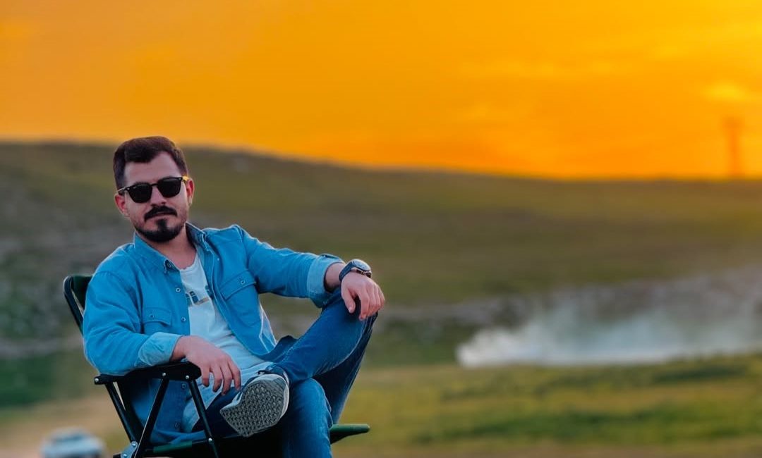 Şanlıurfa’nın Ceylanpınar ilçesinde devriye gezen polis ekipleri, yol kenarında park