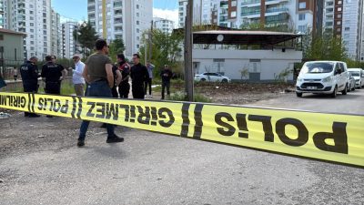 Diyarbakır’ın merkez Yenişehir ilçesinde bir okulun yakınında peş peşe silah