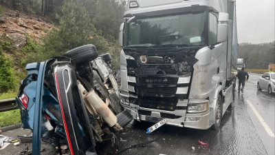 Mersin'in Tarsus ilçesinde üç aracın karıştığı trafik kazasında bir kişi
