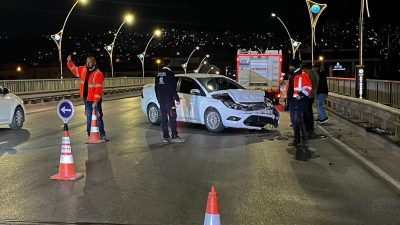 İzmit'te gece saatlerinde meydana gelen kazaya yolda tanık olan A