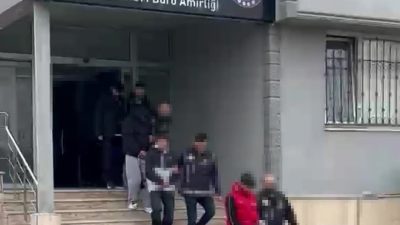 Kocaeli’nin Çayırova ilçesinde bir iş yerine motosikletli şahıslar tarafından düzenlenen