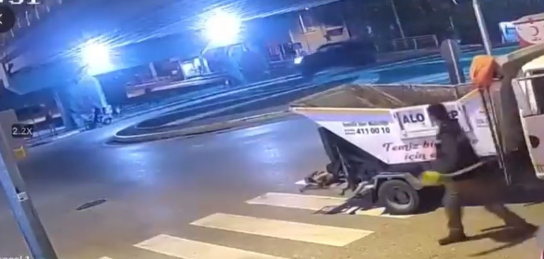 Kocaeli’nin Gölcük ilçesinde hızla seyreden bir motosikletin pikaba çarpması sonucu