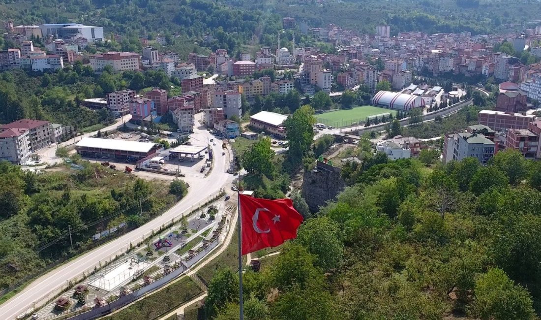 Ordu'nun Kumru Belediye Başkanı Yusuf Yalçuva, ilçede azalan nüfusun yeniden