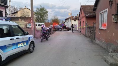 Bolu’da dün boşanma aşamasındaki eşinin yaşadığı eve tabancayla 2 el