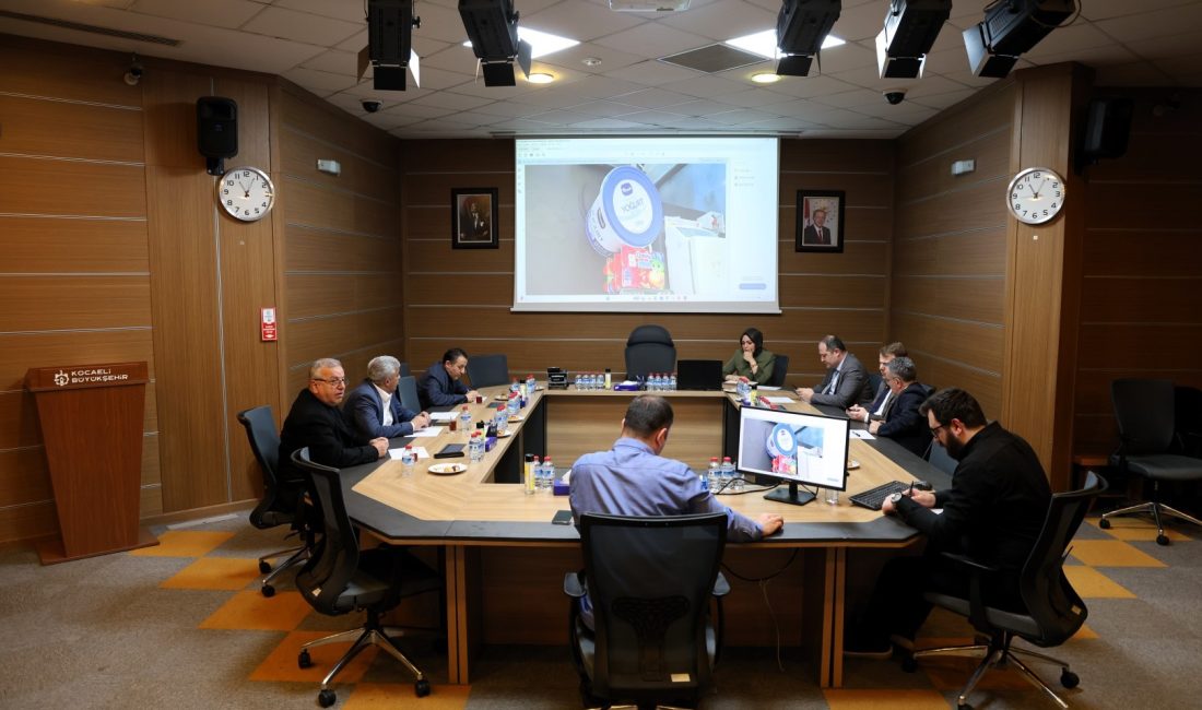 Kocaeli Büyükşehir Belediyesi Encümeni, toplu taşıma ve market denetimlerini değerlendirdi.