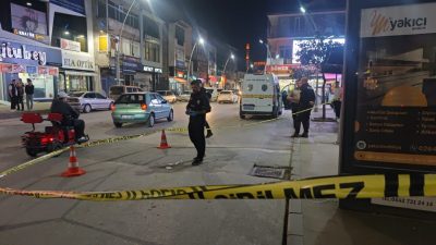 Sakarya’nın Akyazı ilçesinde araçtan indiği sırada tabancasının kazara ateş alması