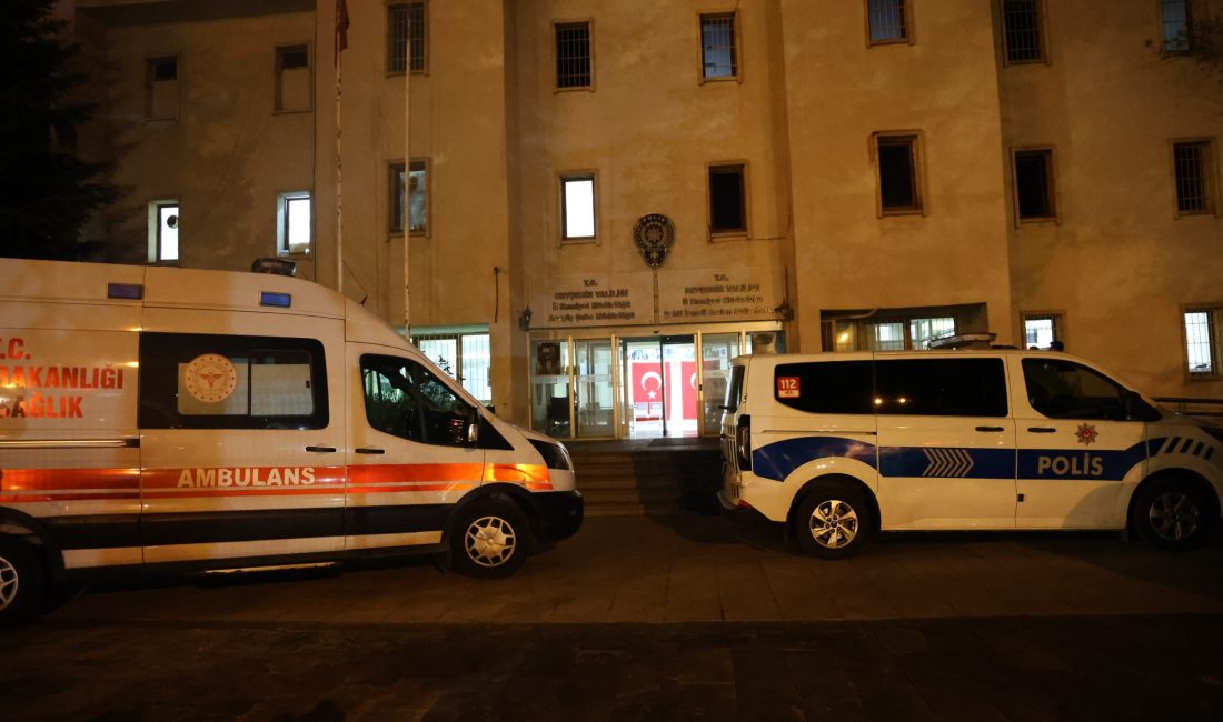 Nevşehir’de tansiyonu yükselen anneleri için eve ambulans çağıran iki kardeş