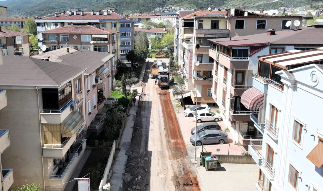 Körfez ilçesi Mimar Sinan Mahallesi'nde 56 sokakta toplam 22 kilometrelik