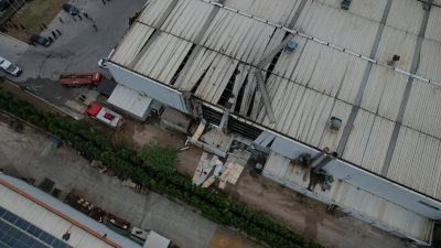Sakarya'nın Hendek ilçesinde buhar kazanında patlama meydana gelen ve ardından