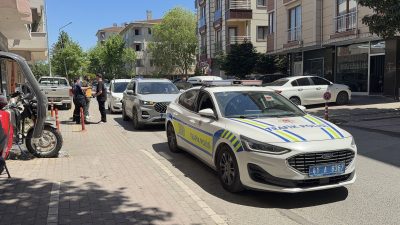 Kocaeli'nin Gebze ilçesinde park halindeki su tankerine çarpan scooter sürücüsü