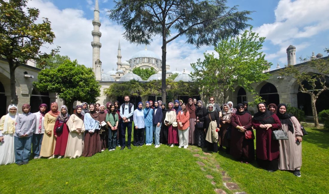 "Kütüphanem Kocaeli" üyeleri, "Bir Kitap, Bir Şehir, Bir Yazar Projesi"
