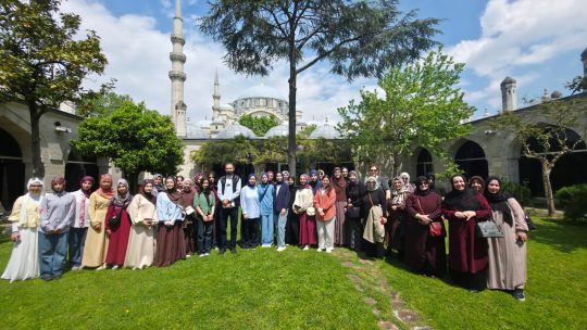 "Kütüphanem Kocaeli" üyeleri, "Bir Kitap, Bir Şehir, Bir Yazar Projesi"