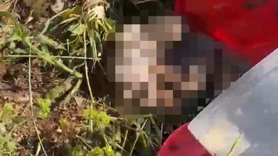 Şanlıurfa Yeni Asri Mezarlığı’nda vatandaşlar tarafından bulunan bir plastik bidonun