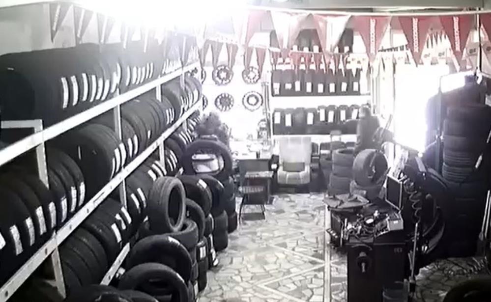İstanbul Bayrampaşa’da akrabalar arasında yaşanan alacak verecek tartışması, güpegündüz kanlı