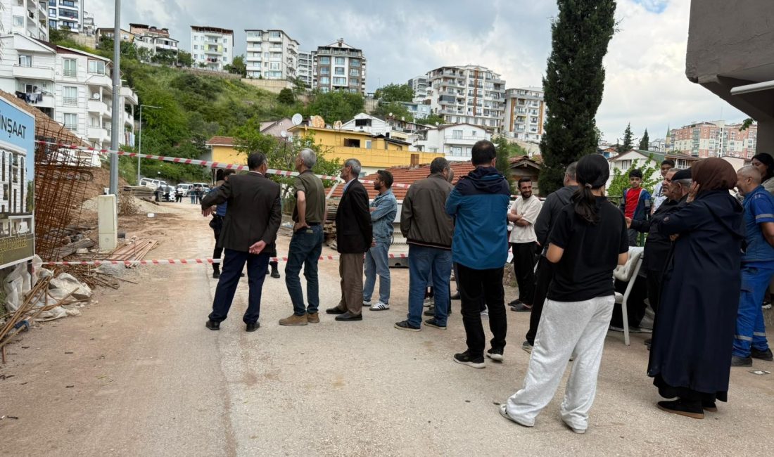 Kocaeli'nin İzmit ilçesinde istinat duvarı yapım çalışmaları sırasında meydana gelen