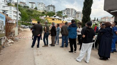 Kocaeli'nin İzmit ilçesinde istinat duvarı yapım çalışmaları sırasında meydana gelen