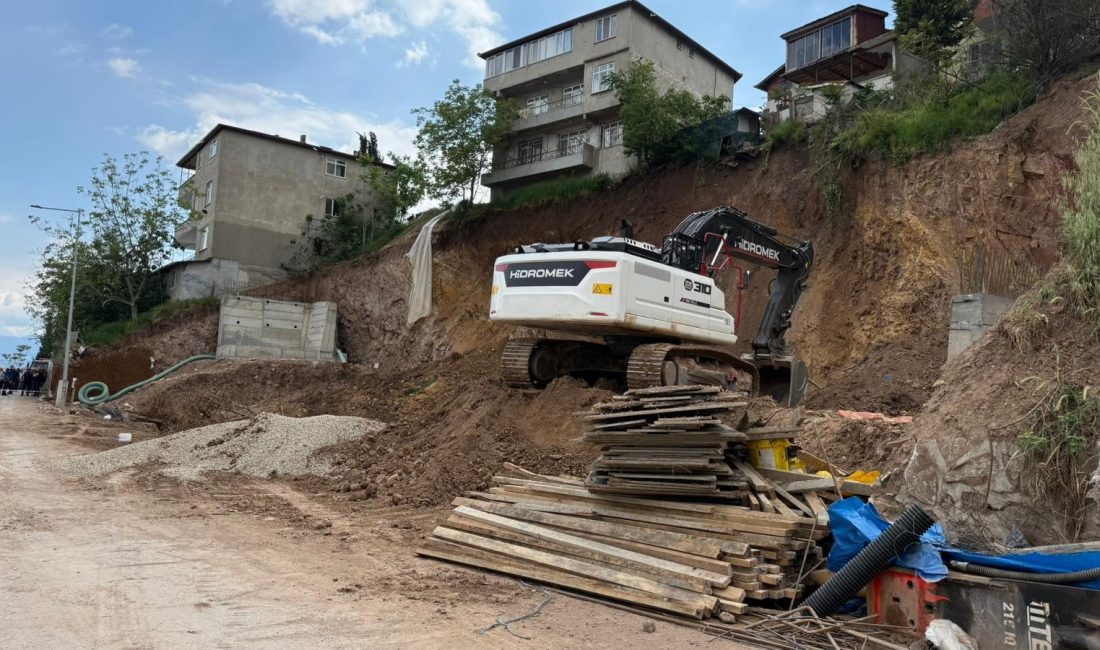 İzmit Topçular Mahallesi’nde 5 binanın tahliye edilmesine ve 56 vatandaşın