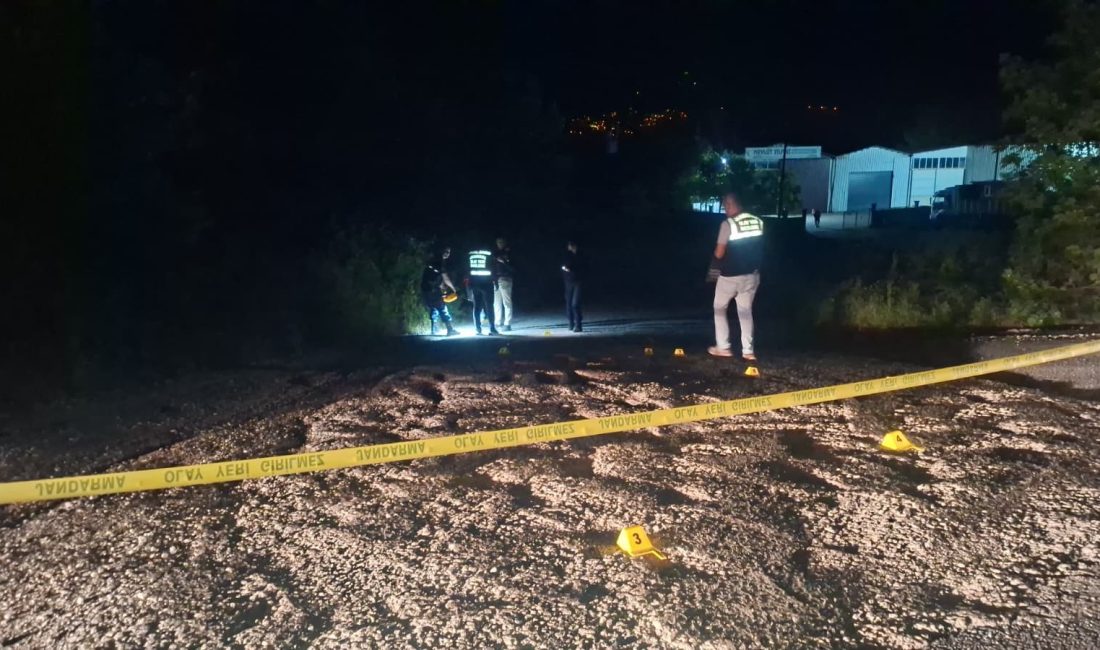 Sakarya’nın Akyazı ilçesinde iki grup arasında çıkan silahlı kavgada 6