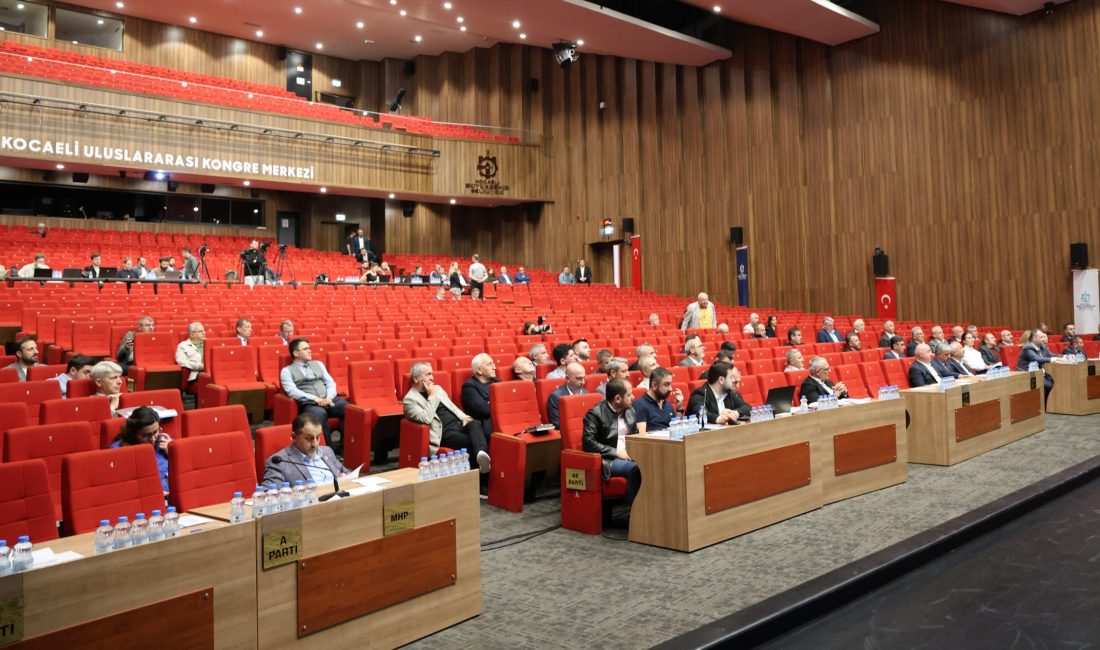 Kocaeli Büyükşehir Belediye Başkanı Tahir Büyükakın, İzmit Körfezi Dip Çamuru