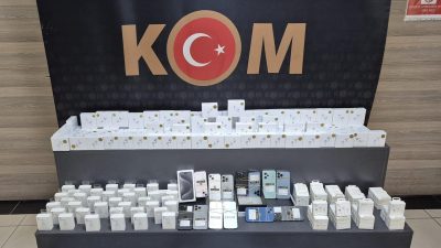 Kocaeli'nin Gebze ilçesinde bir iş yerine düzenlenen operasyonda sahte 75