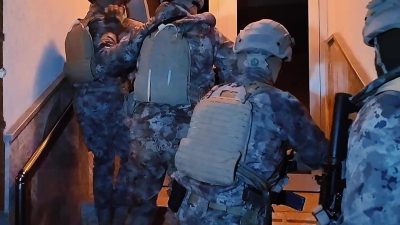 Kocaeli merkezli 23 ilde internet üzerinden sahte araç kiralama ilanlarıyla