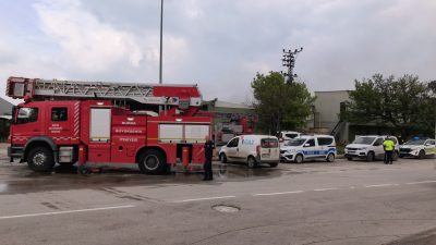 Bursa'nın İnegöl ilçesinde faaliyet gösteren bir sunta fabrikasında yangın çıktı.