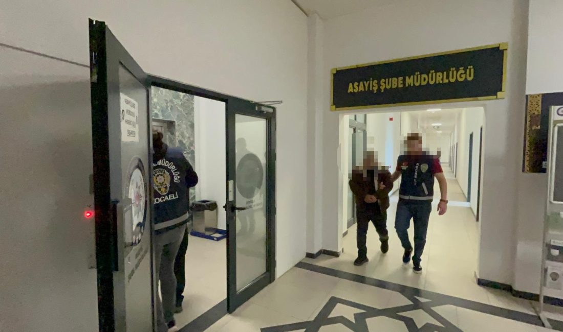 Kocaeli'nin Çayırova ve Derince ilçelerinde evlerden ziynet eşyası çaldığı belirlenen