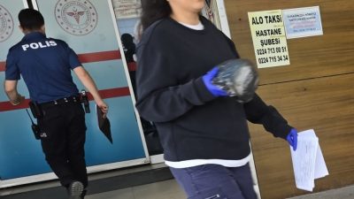 Bursa’nın İnegöl ilçesinde meydana gelen iş kazasında, elini bıçkı makinesine