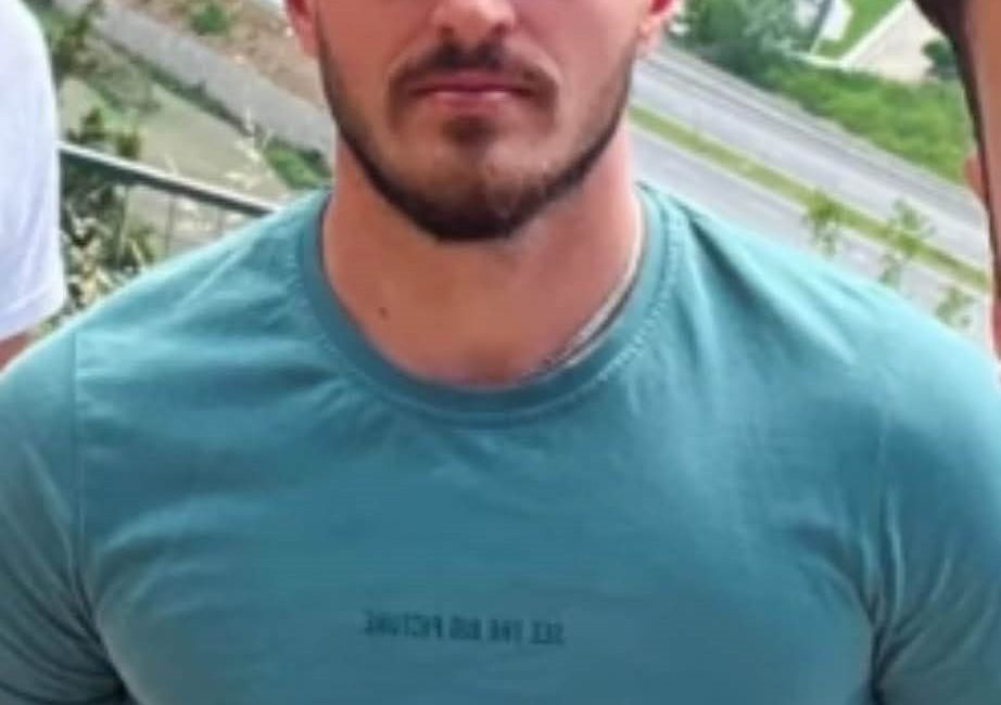 Kocaeli'nin Gölcük ilçesinde bayram ziyaretinden dönen Emine Yeni ve oğlu