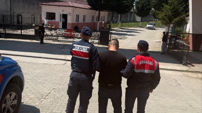 Kocaeli İl Jandarma Komutanlığı ekipleri, aranan şahıslara yönelik yürüttüğü titiz