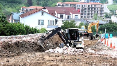Kocaeli Büyükşehir Belediyesi, kentin dört bir yanında ulaşım altyapısını güçlendirmeye
